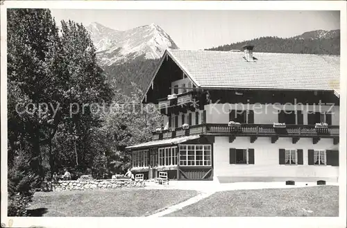 Oberstdorf Haus mit Krottenkoepfen Kat. Oberstdorf