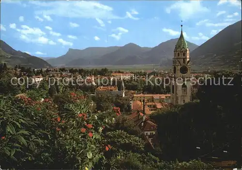 Merano Suedtirol Blick vom Tappeinerweg auf Pfarrkirche und Stadt Kat. Merano