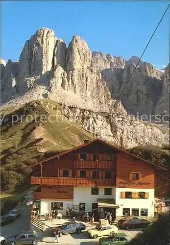 Passo Gardena Dolomiten Rifugio Alpino verso Gruppo Sella Groednerjoch Berghaus Frara Sella Gruppe