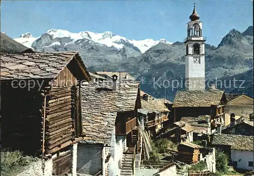 Antagnod tipiche costruzioni rustiche della valle Chiesa Monte Rosa