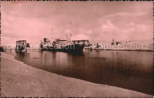 Ismailia Vessel crossing Ferdane Bridge