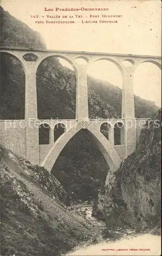 Bruecken Bauwerke Les Pyrenees Orientales Vallee de la Tet Pont Sejournet Kat. Bruecken