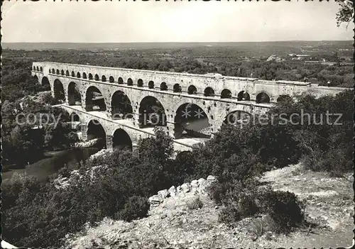 Bruecken Bauwerke Pont du Gard Aqueduc  Kat. Bruecken