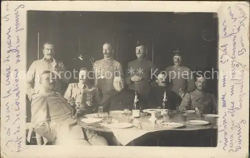 Militaria Generaele Stab Frankreich offiziere wein gruppenfoto am tisch beim essen  / Militaria /