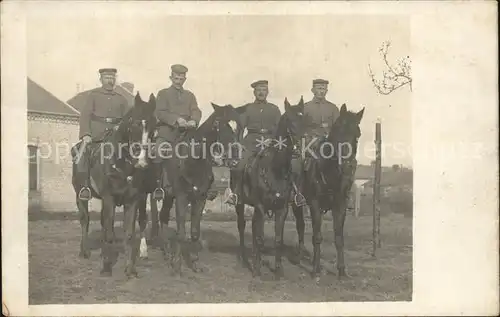 Militaria Kavallerie Gruppenfoto auf den Pferden WK1 / Militaria /