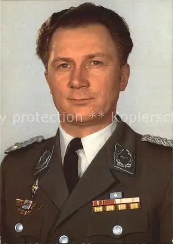 Raumfahrt Kosmonaut Sigmund Jaehn Oberstleutnant  Kat. Flug