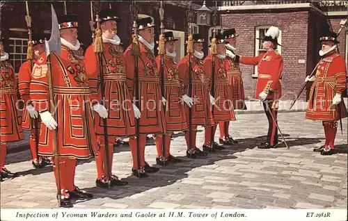 Leibgarde Wache Inspection Yeoman Warders and Gaoler Tower of London  Kat. Polizei