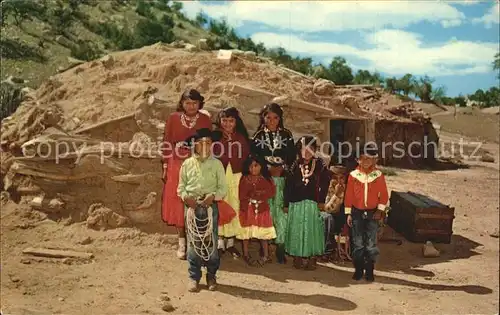 Indianer Native American Indian Family on the Reservation  Kat. Regionales