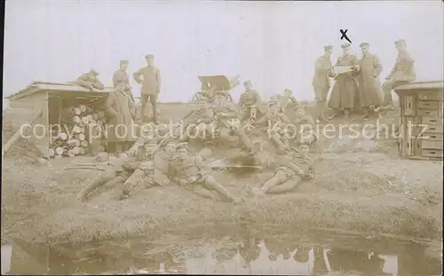 Militaria WK1 soldaten mit Geschuetz im Felden Kat. WK1