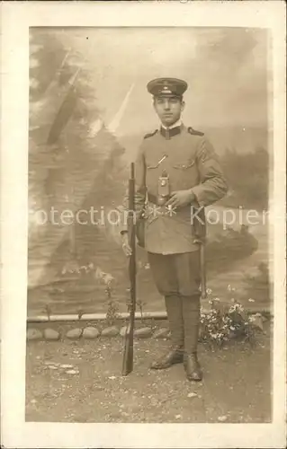 Militaria WK1 Soldat mit Gewehr  Kat. WK1