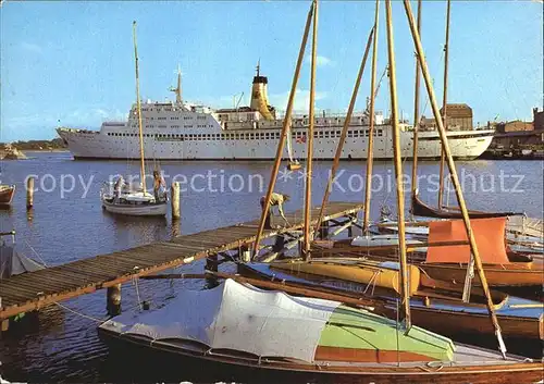 Faehre MS Fritz Heckert Hafen Stralsund  Kat. Schiffe