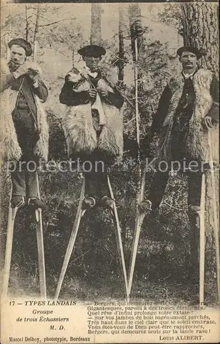 Unterhaltung Stelzenlaeufer Types Landais Groupe de trois Echassiers Les Patres de Gascogne Kat. Unterhaltung