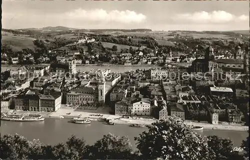 Passau Blick vom Oberhaus zum Rathaus und Dom Dreifluessestadt Kat. Passau