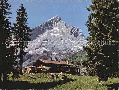 Garmisch Partenkirchen Kreuzalm gegen Alpspitze Wettersteingebirge Huber Karte Nr 8158 Kat. Garmisch Partenkirchen