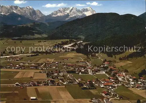 Wallgau Fliegeraufnahme mit Wetterstein und Zugspitze Kat. Wallgau