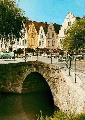 Friedrichstadt Eider Steinbruecke Alte hollaendische Giebelhaeuser am Marktplatz Kat. Friedrichstadt