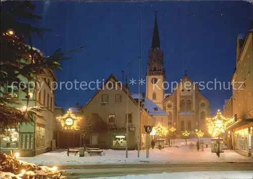 Selb Fussgaengerzone mit Stadtkirche zu Weihnachten Kat. Selb