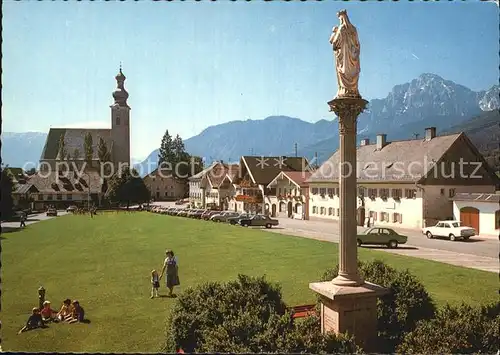 Anger Chiemgau Dorfplatz Mariensaeule Hochstaufen 