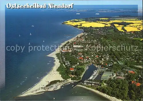 Niendorf Ostseebad Fliegeraufnahme mit Strand und Hafen Kat. Timmendorfer Strand