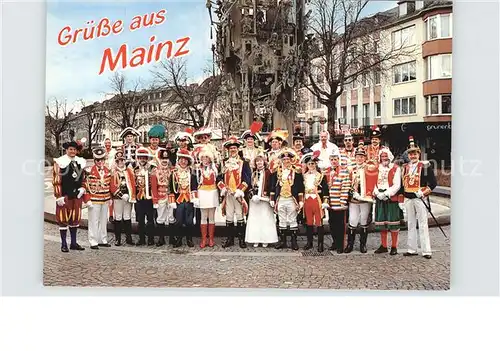 Mainz Rhein Die Eskortenleiter der Mainzer Garden am Fasnachtsbrunnen