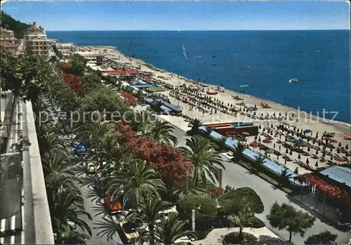 Finale Ligure Viale delle Palme e spiaggia Riviera delle Palme