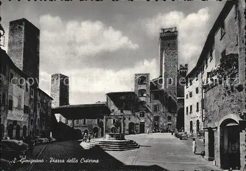 San Gimignano Piazza della Cisterna