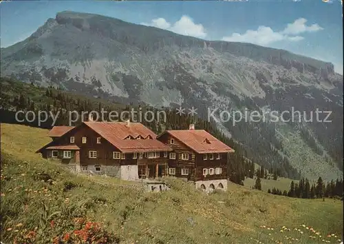 Schwarzwasserhuette mit Hoch Ifen Allgaeuer Alpen Kat. Hirschegg Kleinwalsertal