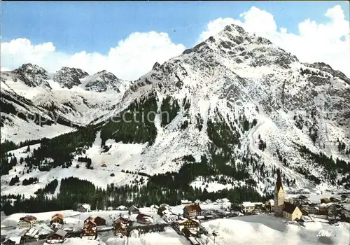 Mittelberg Kleinwalsertal Panorama Wintersportplatz mit Schafalpkoepfen und Zwoelfer Allgaeuer Alpen Kat. Oesterreich