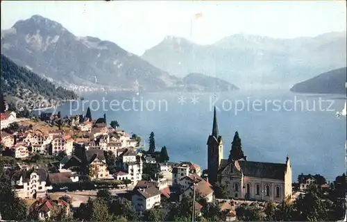 Weggis Vierwaldstaettersee Panorama mit Kirche und See