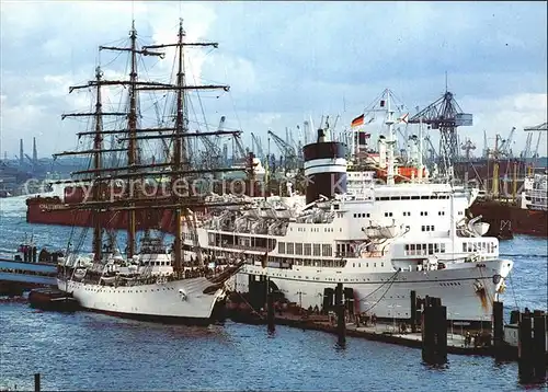 Segelschiffe Libertad MS Uganda Hamburg ueberseebruecke  Kat. Schiffe