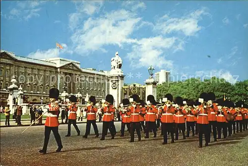 Leibgarde Wache Guards Band Buckingham Palace London  Kat. Polizei