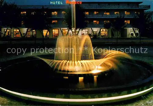 Lido di Bibione Notturno Fontana luminosa Hotel Monaco