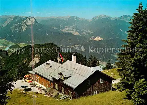 Vorderkaiserfeldenhuette am Fusse der Naunspitze Zahmer Kaiser Inntal Pendling Sonnwendgebirge Fernsicht Kat. Wildermieming