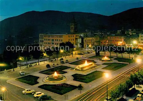 Tivoli Piazza Garibaldi Nachtaufnahme Kat. Italien
