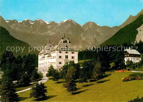 Tenneck Werfen Bluehnbachtal mit Jagdschloss Hagengebirge Kat. Werfen