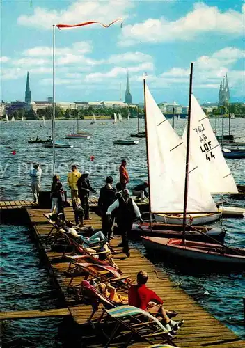 Hamburg Aussenalster mit Stadtpanorama Segelboote Kat. Hamburg