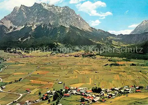 Lermoos Tirol mit Zugspitze Wettersteingebirge Fliegeraufnahme Kat. Lermoos