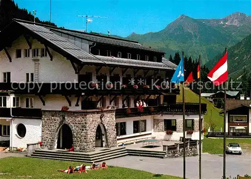 Baad Mittelberg Kleinwalsertal Kurzschule Fahnen Alpen Kat. Mittelberg