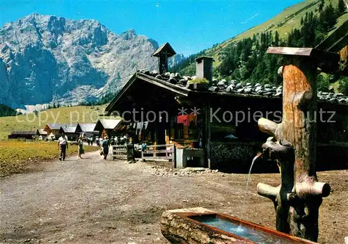 Engalm am Grossen Ahornboden gegen Grubenkarspitze Karwendelgebirge Holzbrunnen Kat. Schwaz