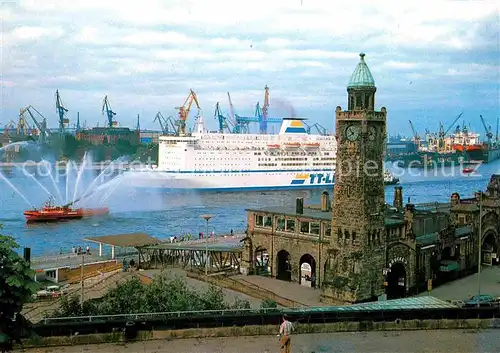 Hamburg St Pauli Landungsbruecken Feuerschiff Kreuzfahrschiff Kat. Hamburg