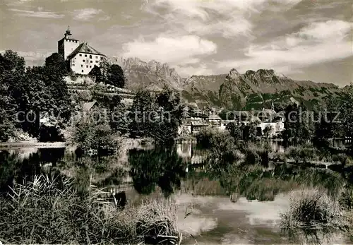 Werdenberg Schloss und Staedtchen Blick gegen Kreuzberge und Staubern Kat. Werdenberg