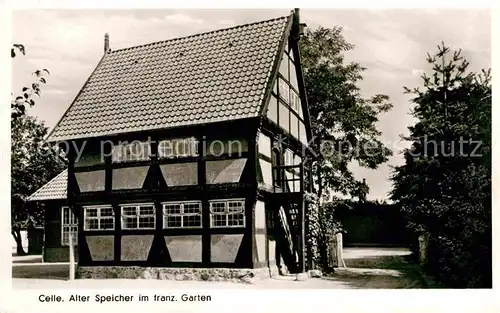 Celle Niedersachsen Alter Speicher im franzoesischen Gartn Fachwerkhaus Kat. Celle