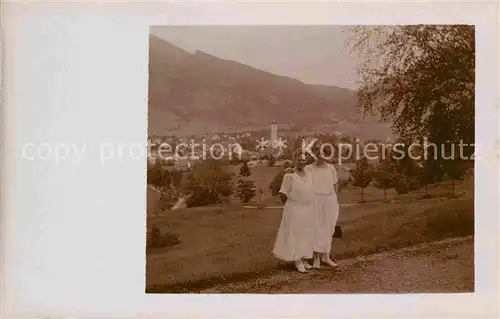 Oberammergau Frauen im Sommerkleid Kat. Oberammergau