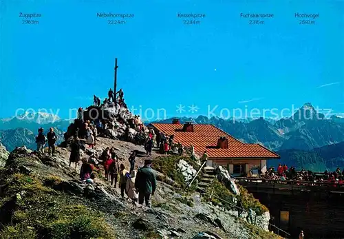 Oberstdorf Nebelhorngipfel Gipfelkreuz Gipfelhuette Fernsicht Alpenpanorama Kat. Oberstdorf