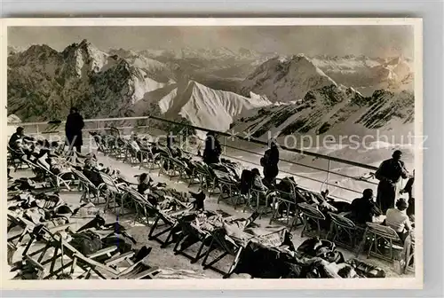 Zugspitze Terrasse des Hotels Schneefernerhaus Kat. Garmisch Partenkirchen