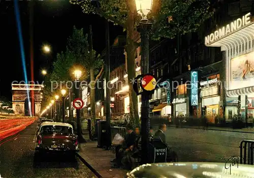 Paris Avenue des Champs Elysees et Arc de Triomphe de l Etoile illumines Kat. Paris