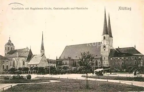 Altoetting Kapellplatz mit Magdalenenkirche Gnadenkapelle Pfarrkirche Kat. Altoetting