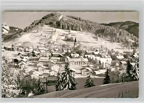 Oberstaufen Wintersportplatz Schrothkurort Winterpanorama mit Salmaser Hoehe Staufen Allgaeuer Alpen Kat. Oberstaufen