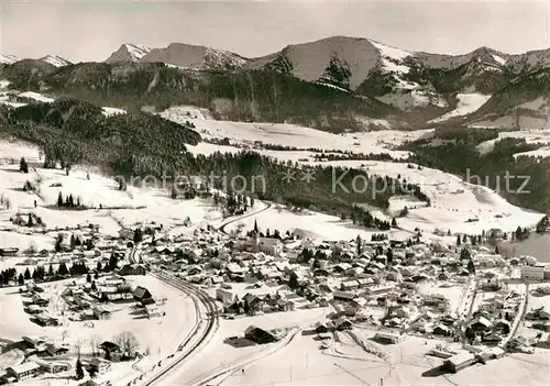 Oberstaufen Wintersportplatz Allgaeuer Alpen Fliegeraufnahme Kat. Oberstaufen