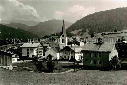 Steibis Ortsansicht mit Kirche Allgaeuer Alpen Kat. Oberstaufen